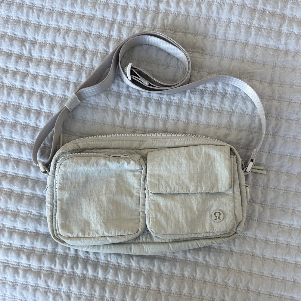 lululemon athletica Light Gray Rare Utility Belt Bag